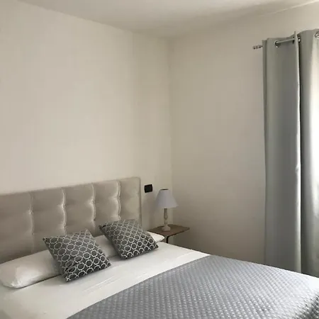 Monis Hogar Apartment