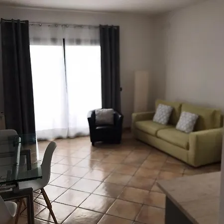 Monis Hogar Apartment